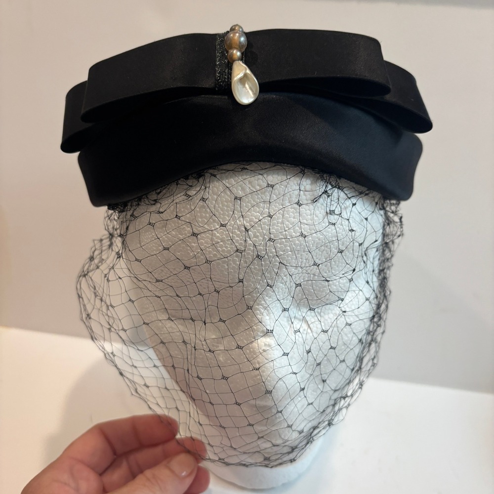 Eva Mae Modes Vintage Black Pillbox Hat Birdcage Veil Satin Bow Shell Bead